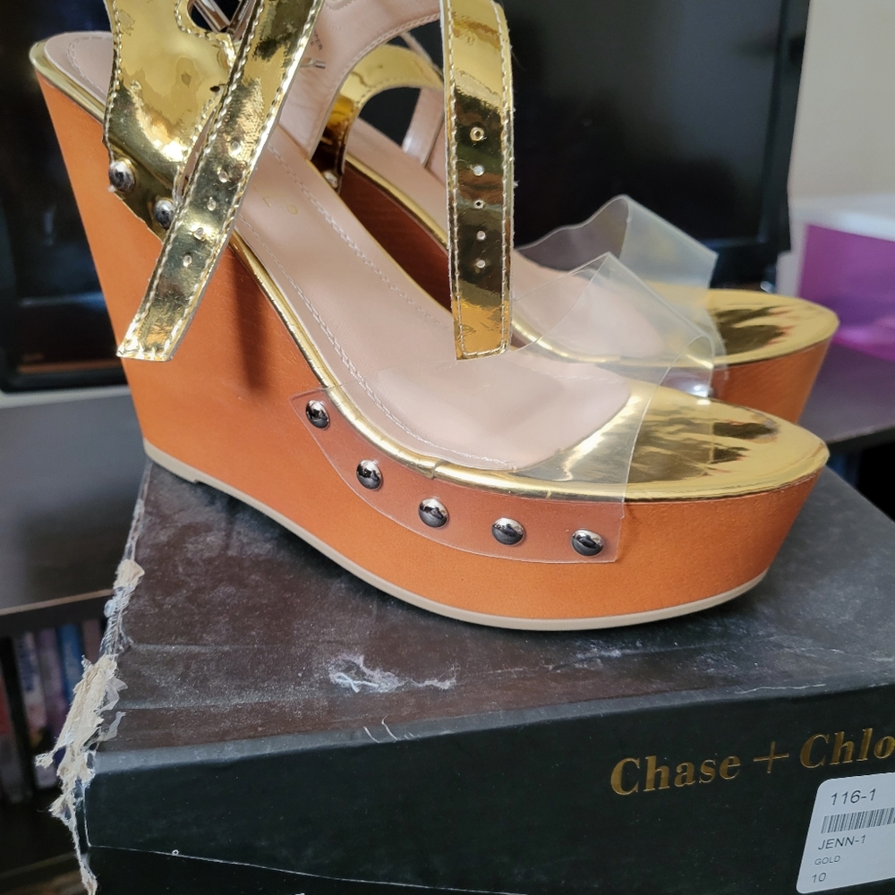 Shoes - Picture 3 of 4